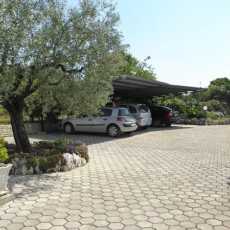 Mirjana 브르사르