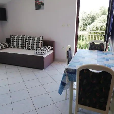 아파트 Mirjana 브르사르